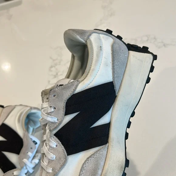 NEW BALANCE Women's 327 Shoes Size 9B In Sea Salt with NB 103 White And Black - Picture 8 of 13